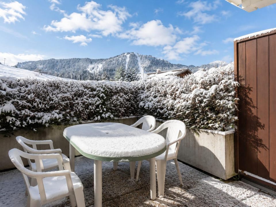 Studio cosy pour 4, proche pistes et commerces, animaux admis, parking inclus Apartment in La Clusaz