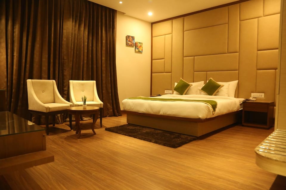 Maple Grand Hotel in Agra