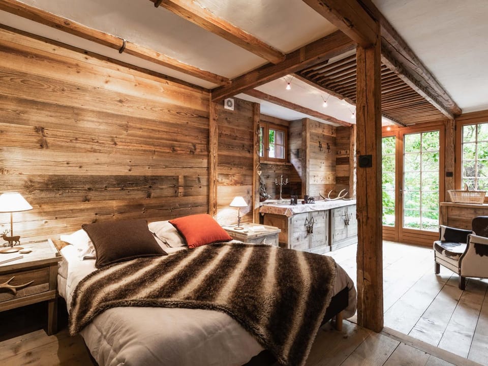 Chalet savoyard rénové, 10 pers, proche pistes, animaux admis - FR-1-304-162 Chalet in Manigod
