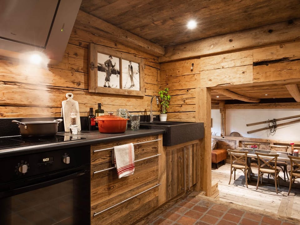 Chalet savoyard rénové, 10 pers, proche pistes, animaux admis - FR-1-304-162 Chalet in Manigod