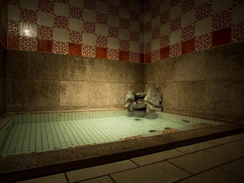 Hot Spring Bath, Bathroom