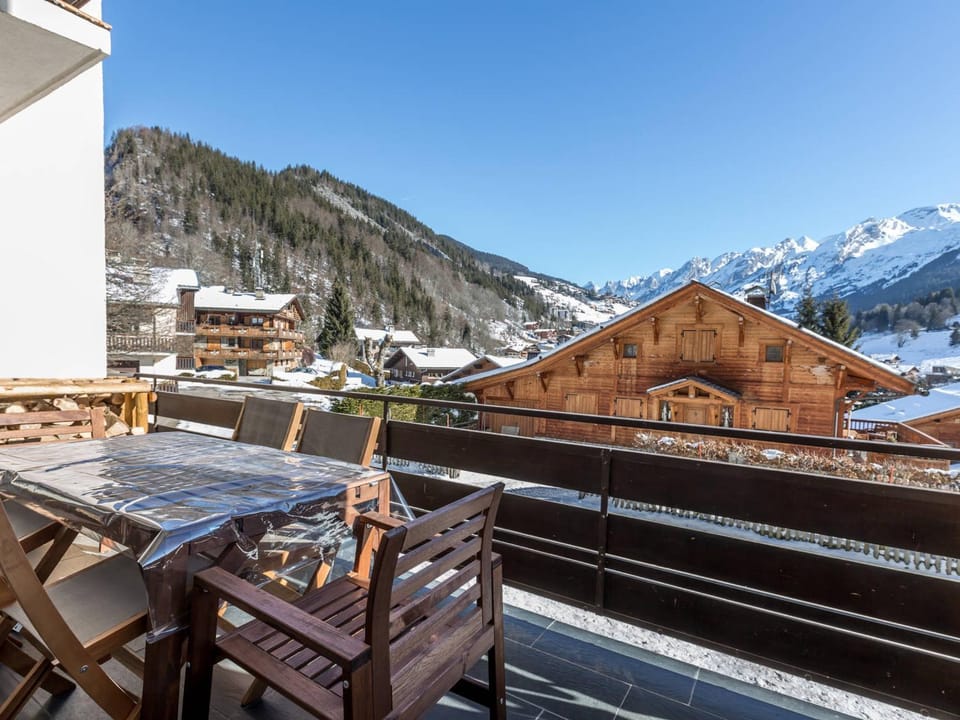 Appartement 6-8 pers, bord de piste, poêle, garage Apartment in La Clusaz