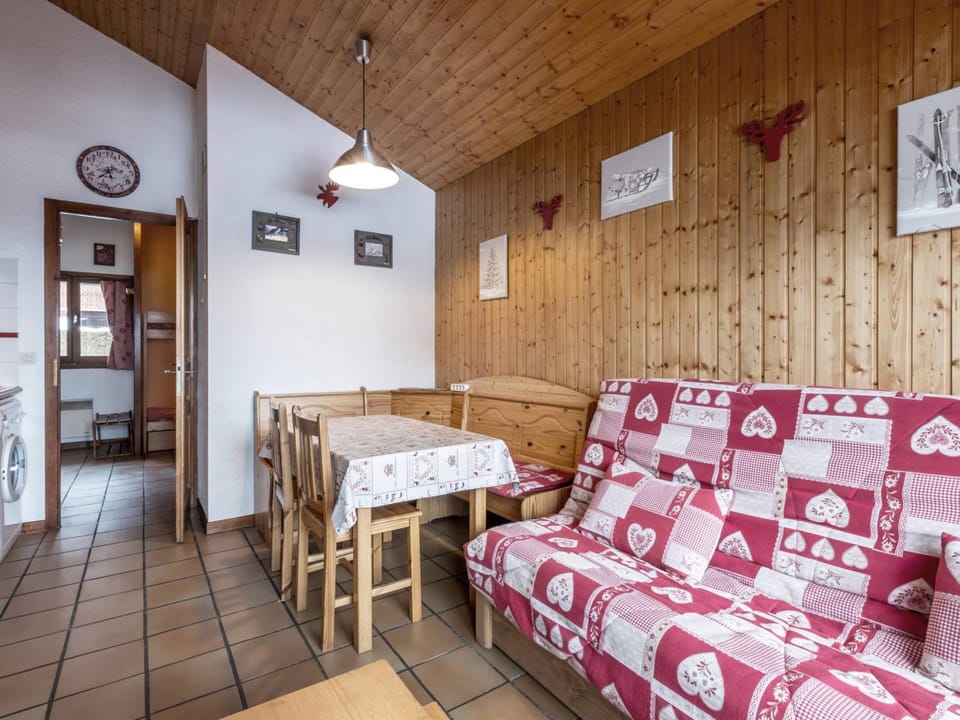Charmant 2 pièces avec cheminée, près des pistes, garage inclus - FR-1-304-85 Apartment in La Clusaz