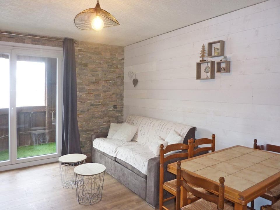 Studio cosy 5 pers, accès direct pistes, balcon sud/ouest - FR-1-322-306 Apartment in Provence-Alpes-Côte d'Azur