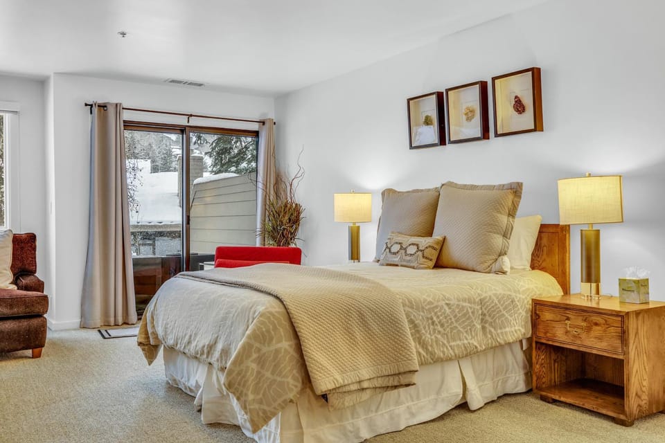 Stonebridge at Deer Valley #1145 House in Park City