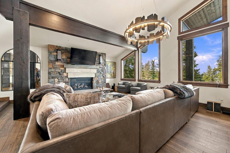 7700 Sterling Drive House in Deer Valley