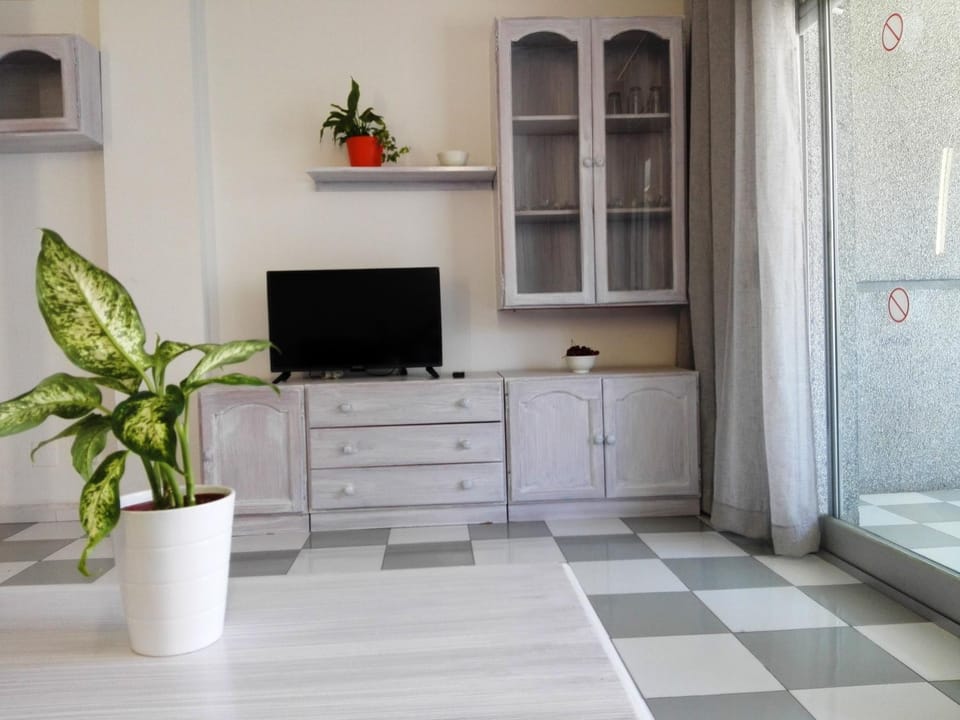 TV and multimedia, Living room, hair dresser