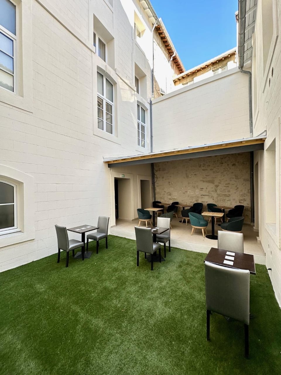 Patio, Buffet breakfast