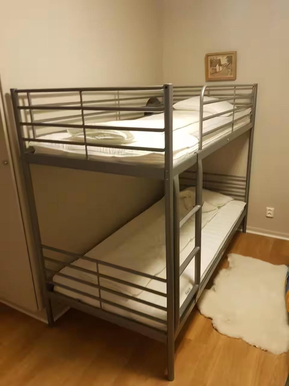 Bedroom, bunk bed
