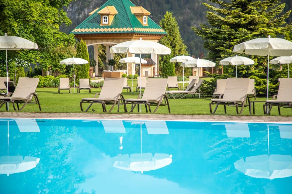 Swimming pool, Swimming pool