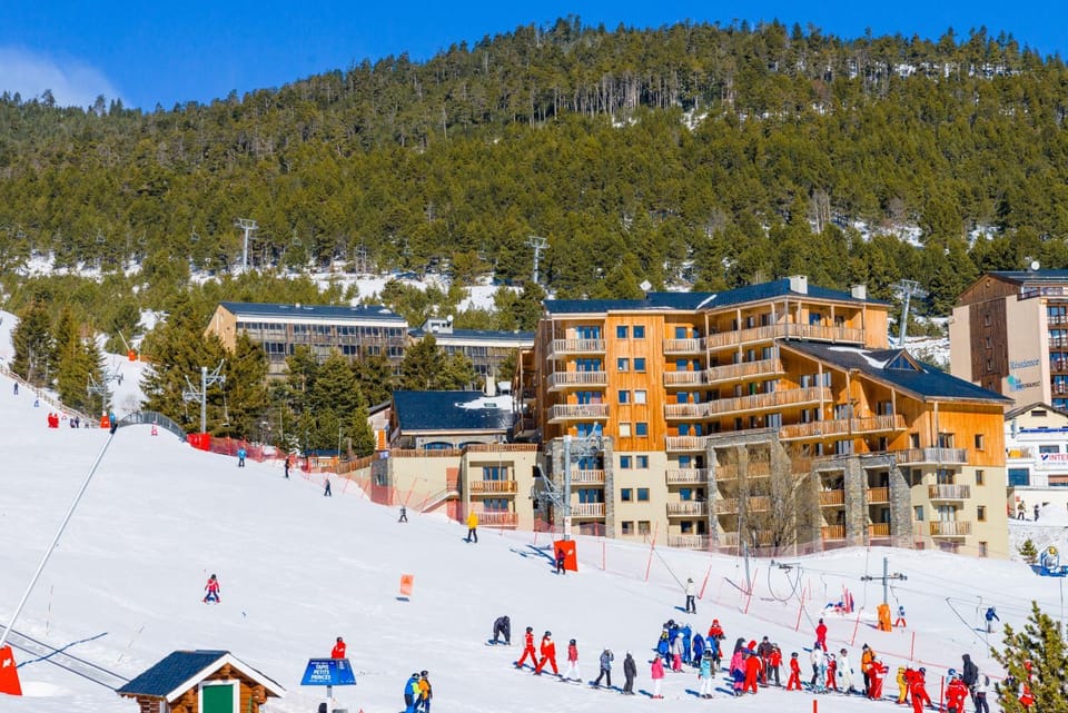 Property building, Facade/entrance, Winter, Skiing, Mountain view