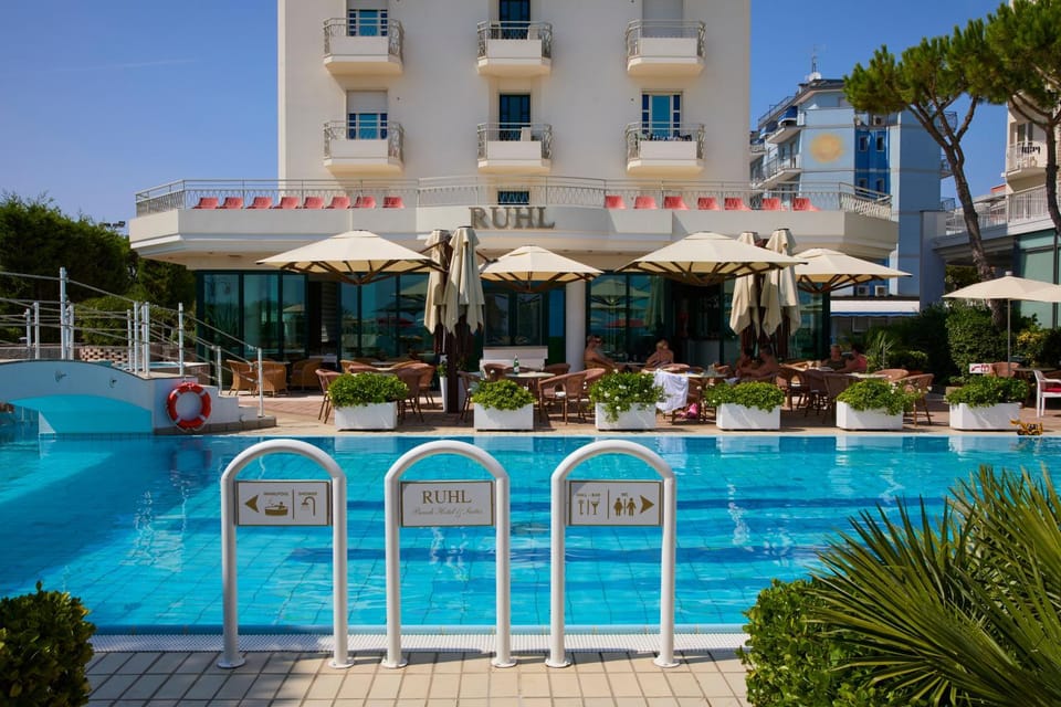 Balcony/Terrace, Swimming pool