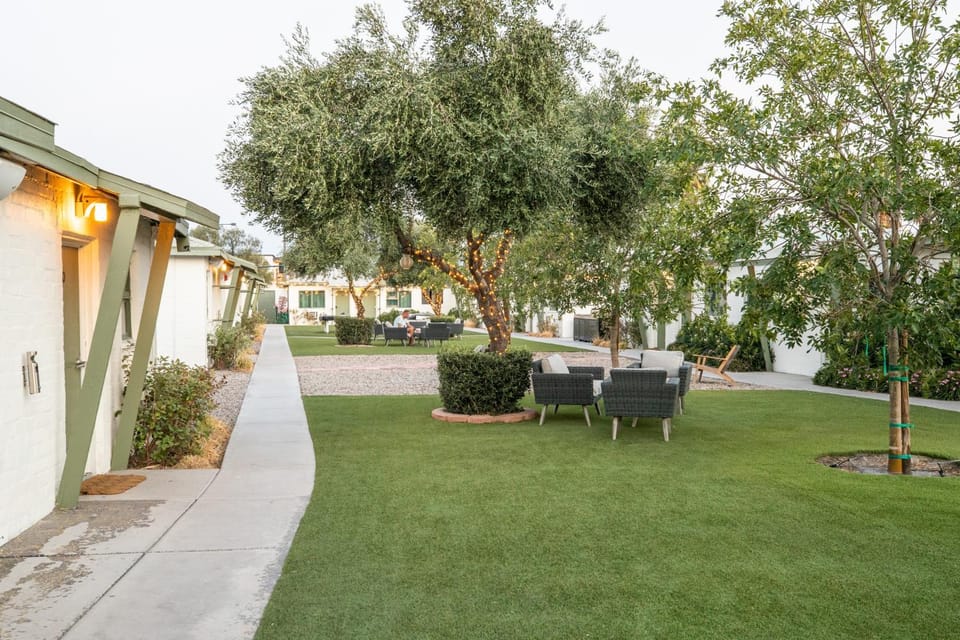 Property building, Patio, Garden