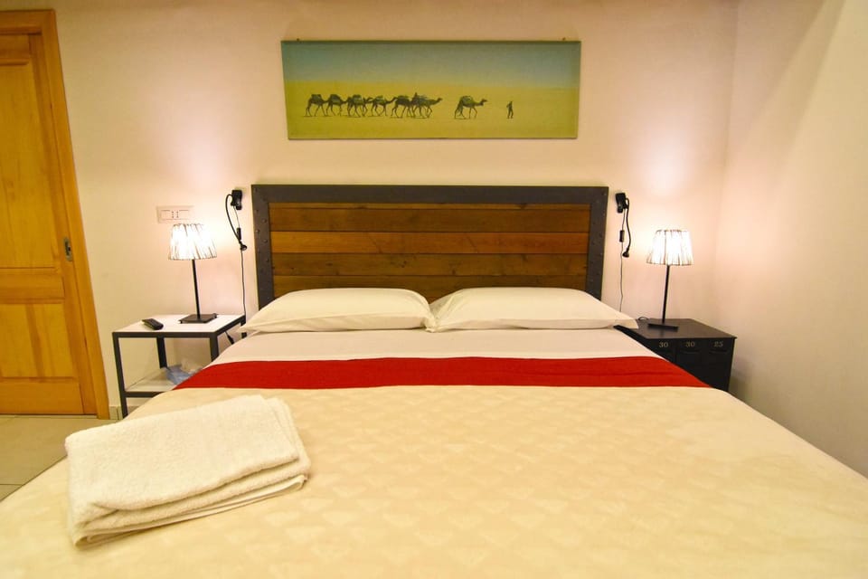 Bathroom, TV and multimedia, Decorative detail, Bedroom