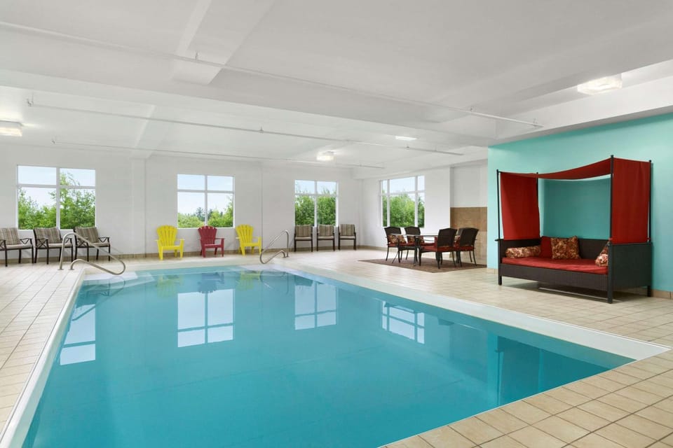 On site, Pool view, Swimming pool, Swimming pool