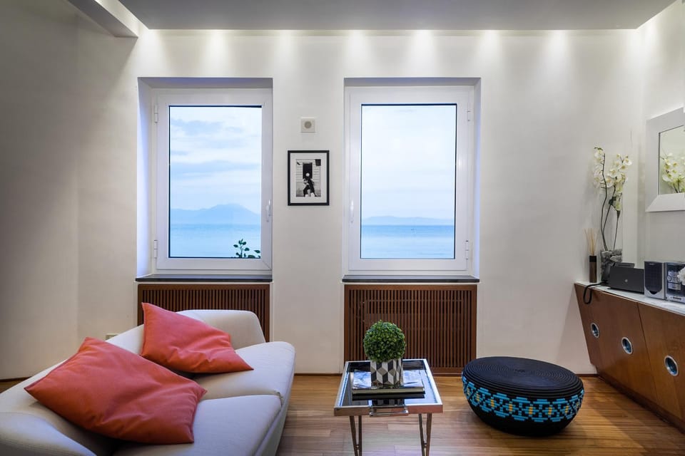 Living room, Sea view
