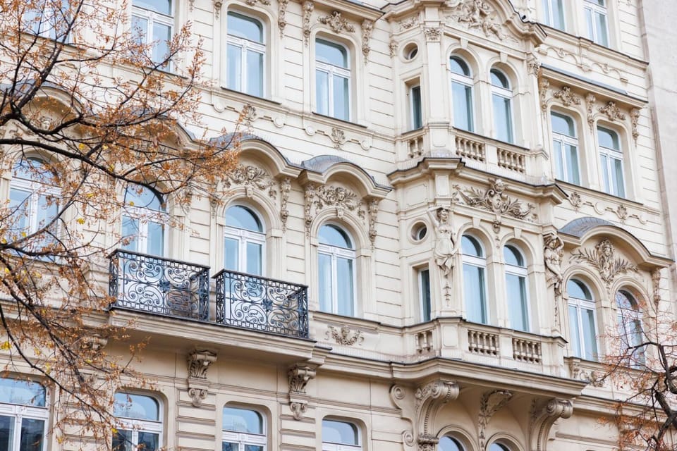 Property building, Facade/entrance, View (from property/room), Balcony/Terrace, City view, Street view