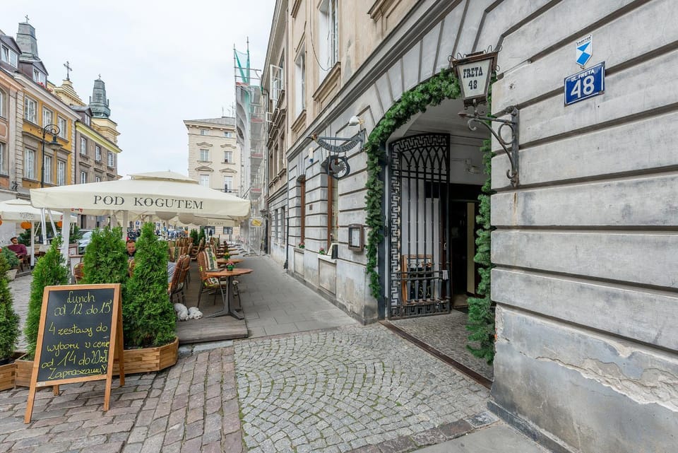 Facade/entrance