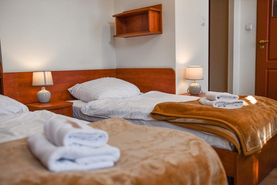 Bed, Photo of the whole room, towels