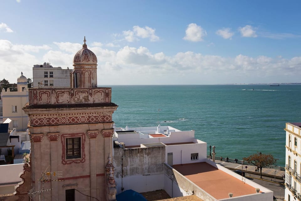 City view, Sea view