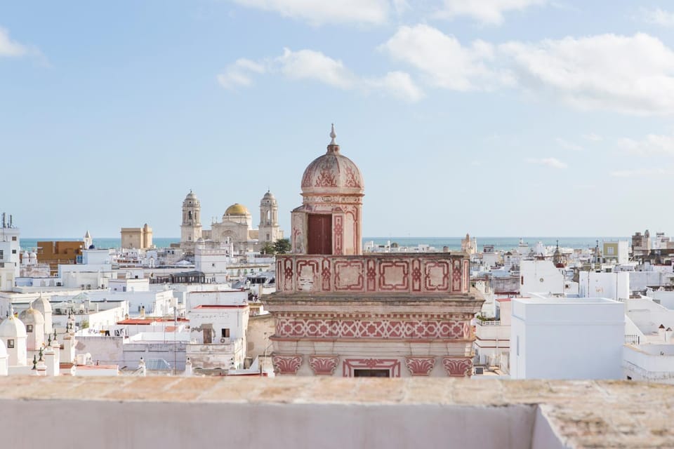 City view, Sea view