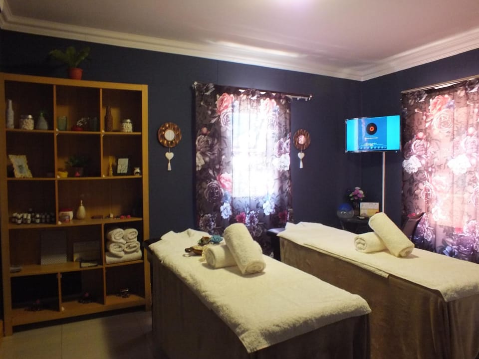 Royal Castle Guest House Bed and Breakfast in Windhoek