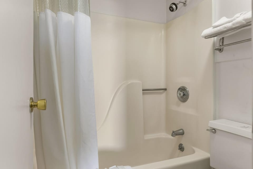 Shower, Bathroom, Bath, towels