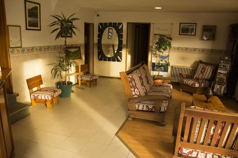Lobby or reception, Lobby or reception