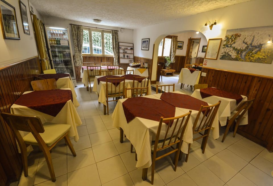Day, Lounge or bar, Food and drinks