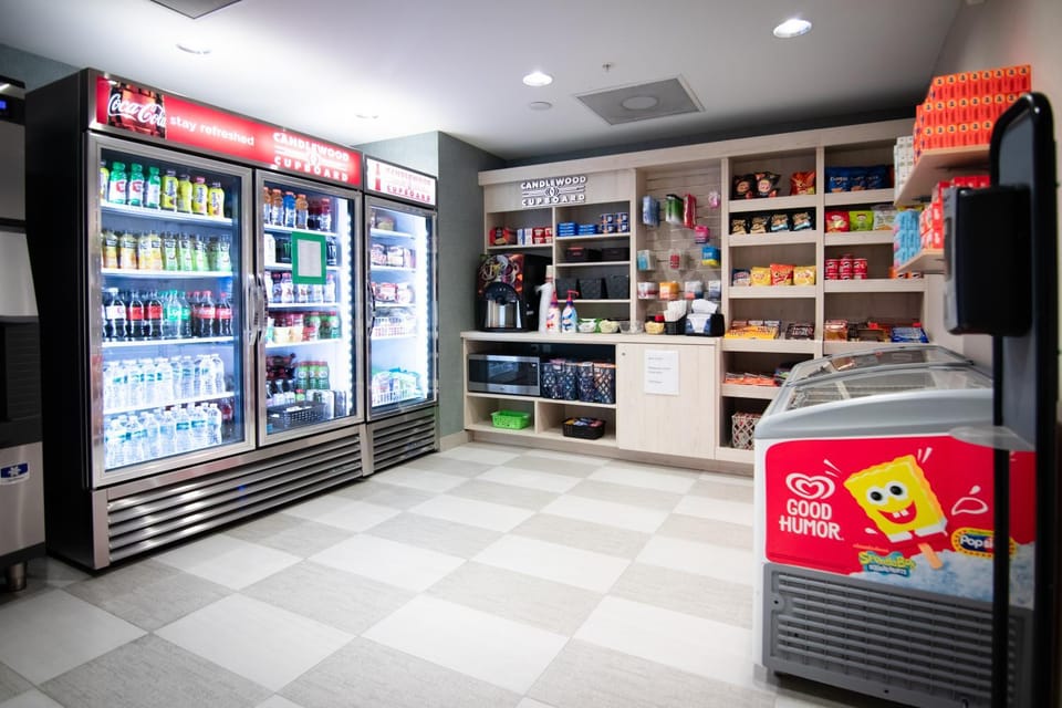 On-site shops, Food and drinks, Shopping Area, Drinks