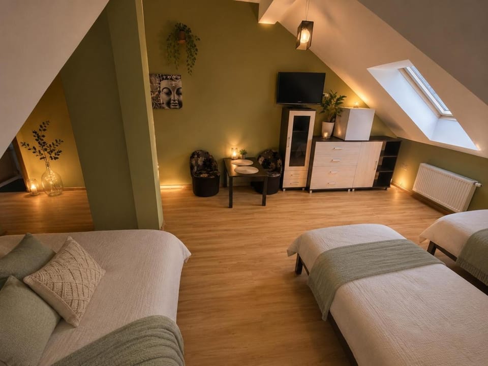 Bed, Photo of the whole room