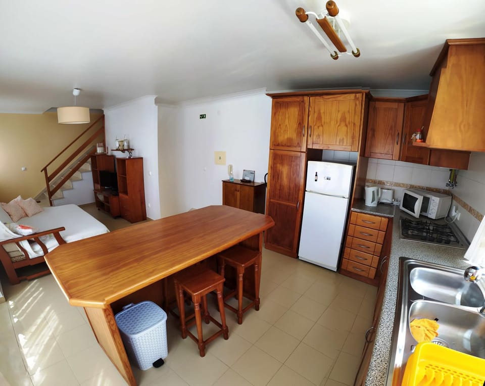 Amoreiras House in Peniche