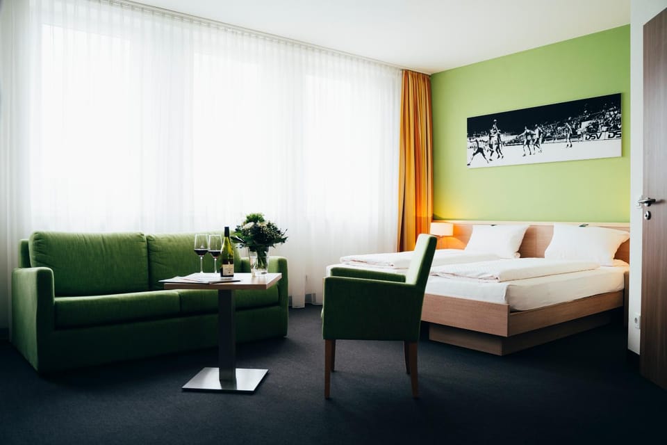 Bed, Photo of the whole room, Seating area, Bedroom