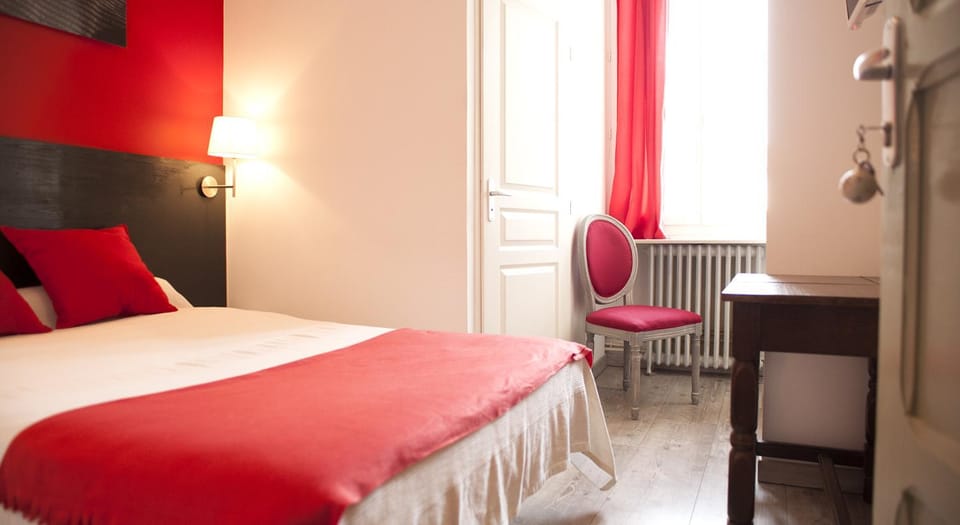 Aux Lys d'Or Hotel in Occitanie
