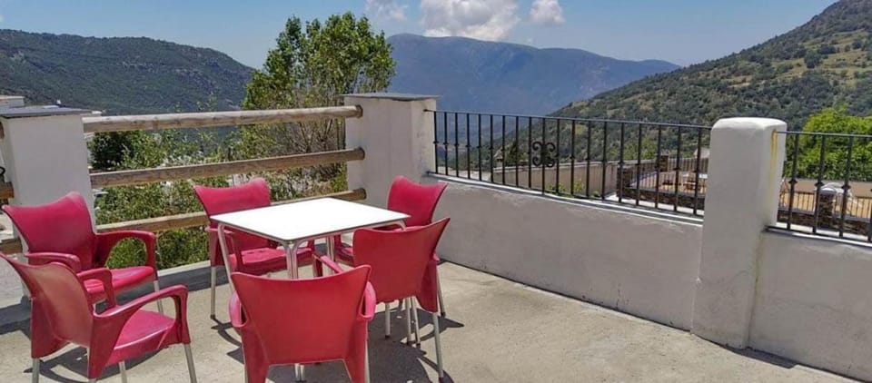 Hostal El Cascapeñas de la Alpujarra Bed and Breakfast in La Alpujarra