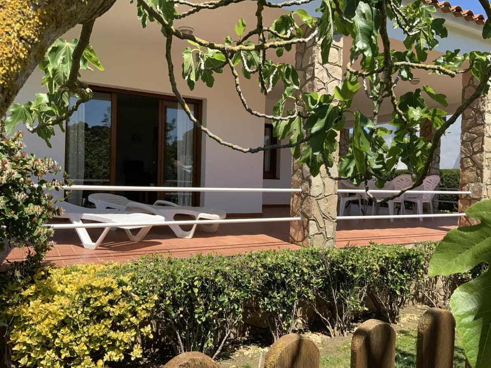 Patio, Facade/entrance, Garden, Balcony/Terrace