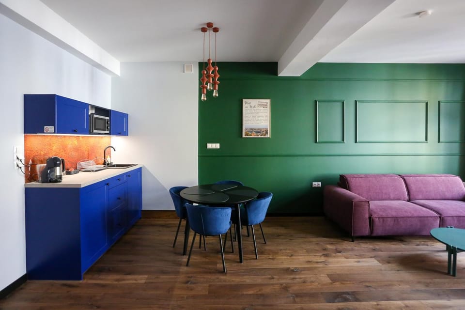Kitchen or kitchenette, Living room, Seating area