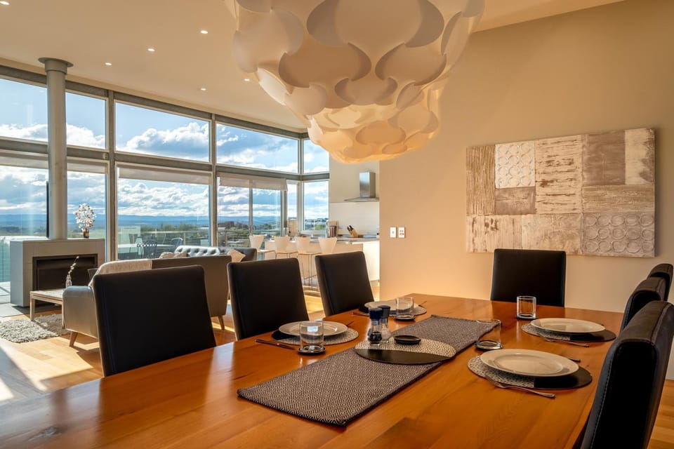 View (from property/room), Living room, Seating area, Dining area, Sea view, flat iron