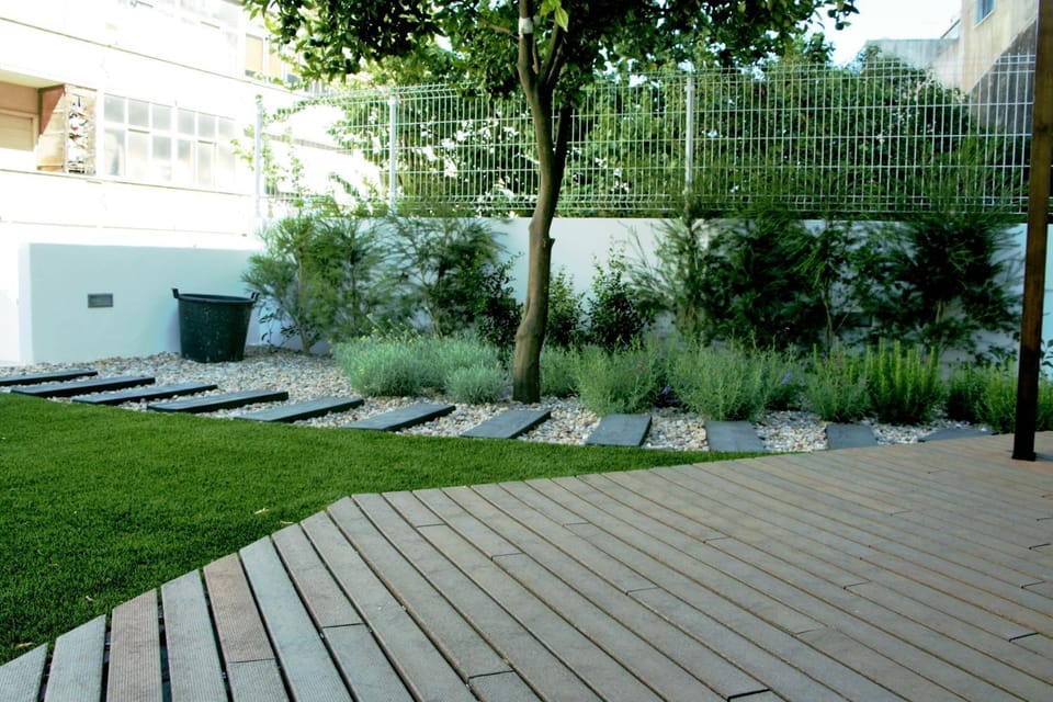 Day, Garden