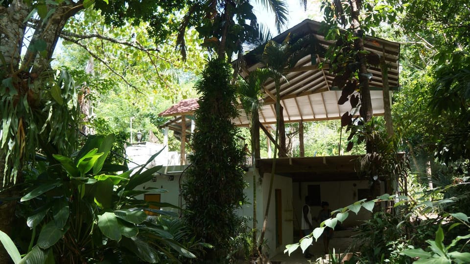 Facade/entrance, BBQ facilities, Balcony/Terrace, Lounge or bar