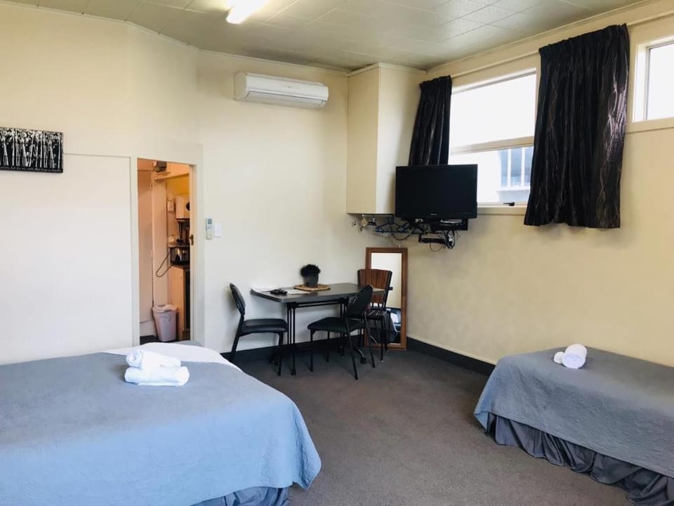 Otautau Hotel Hotel in Southland