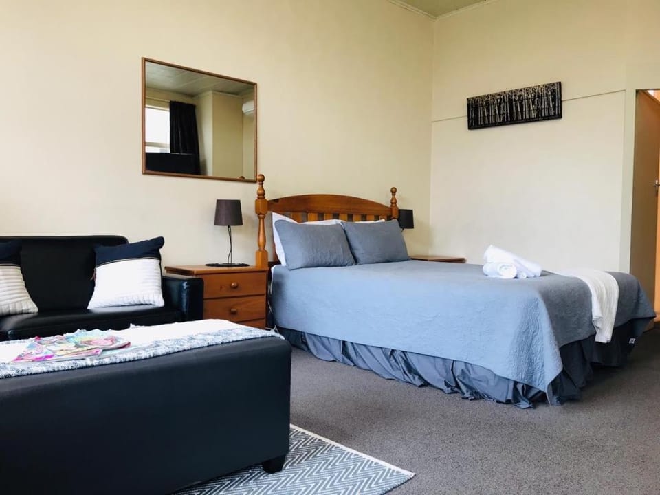 Otautau Hotel Hotel in Southland