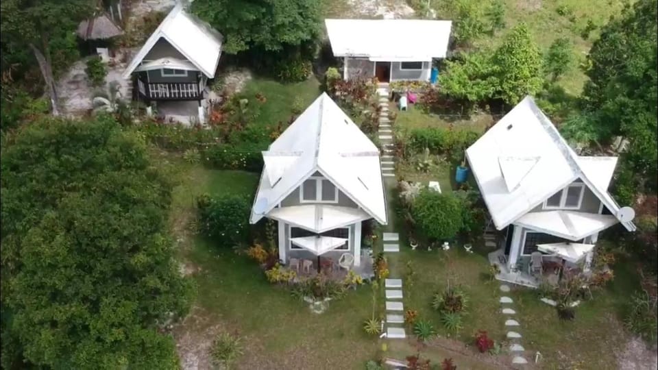 Evergreen Bayview Bed and Breakfast in San Vicente