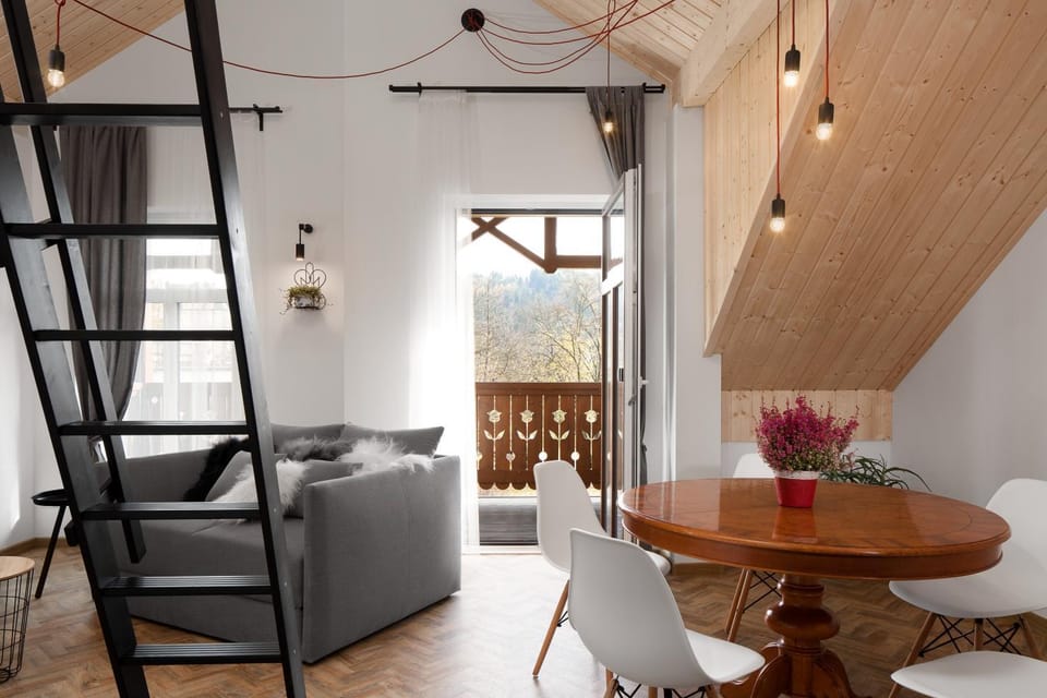 Balcony/Terrace, Living room, Seating area, Dining area