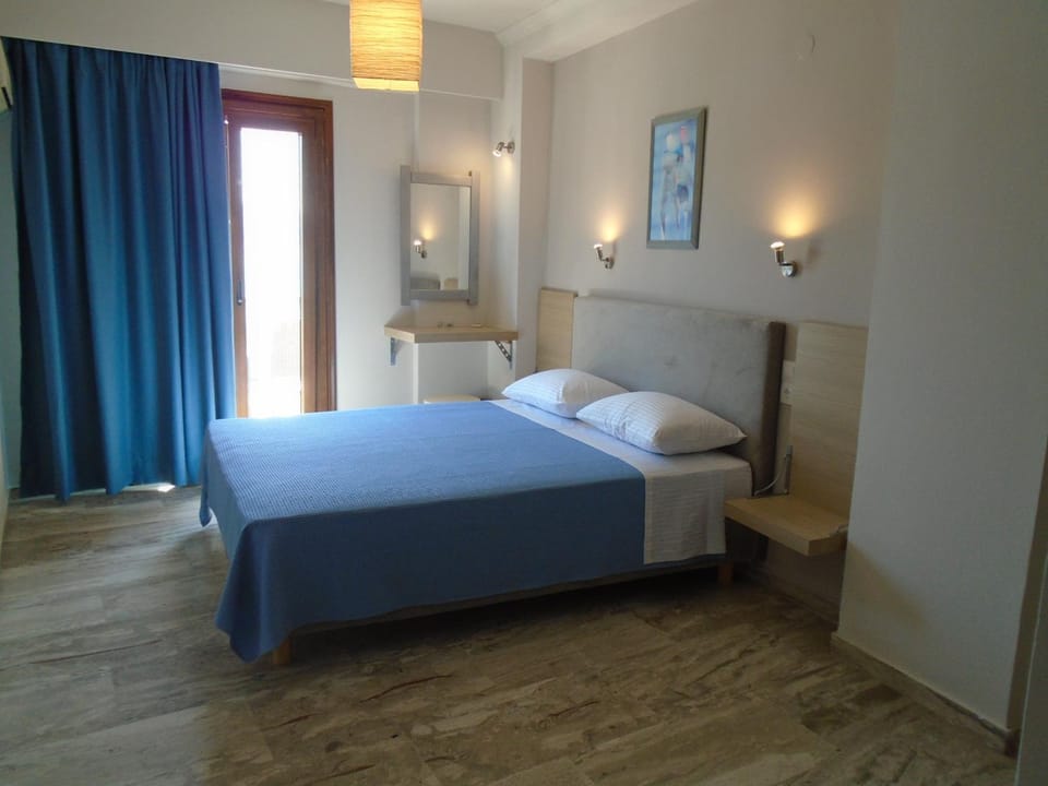 Day, Photo of the whole room