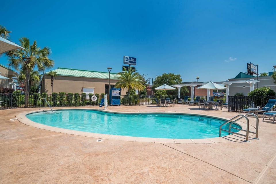 Pool view, Swimming pool, Swimming pool