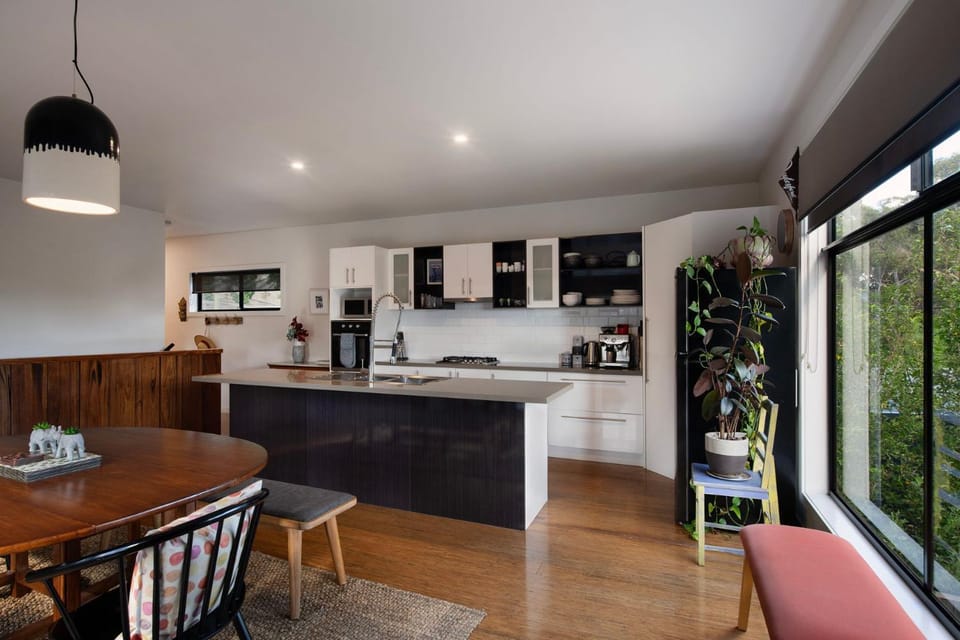 Retreat 34a- stunning views and meticulous design House in Daylesford