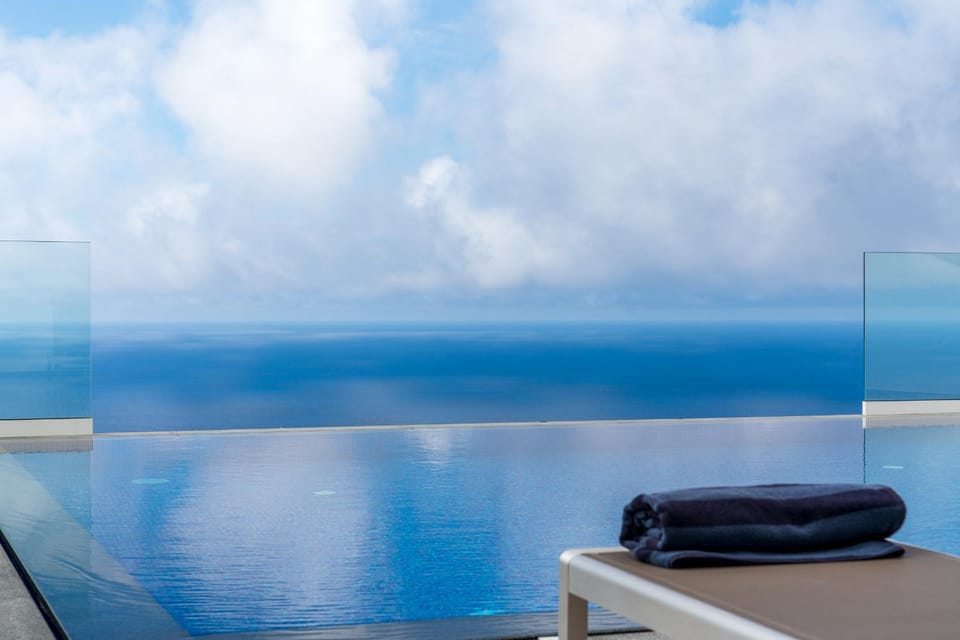 Day, Natural landscape, Pool view, Sea view, Swimming pool