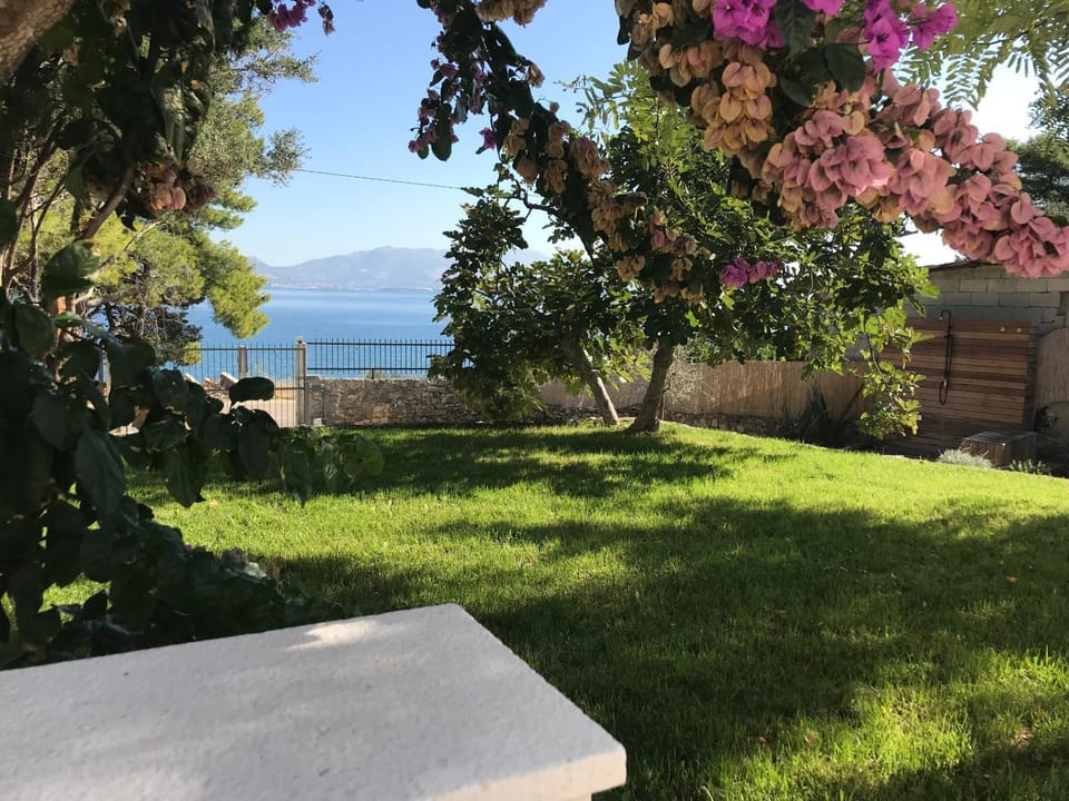 Luxury Family Beach Front Villa - SUNDAY BEACH HOUSE Villa in Šibenik-Knin County, Croatia