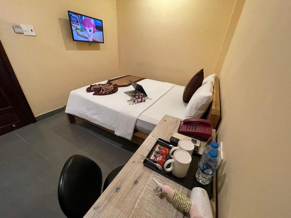 Ipeace Hotel - Bùi Viện Walking Street Hotel in Ho Chi Minh City